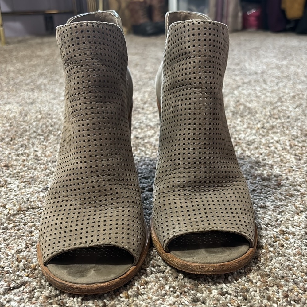 Steve Madden Size 8 Tala Open Toed Booties Taupe/… - image 5